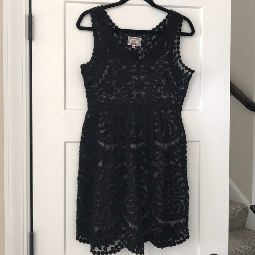 Gorgeous lace dress!!